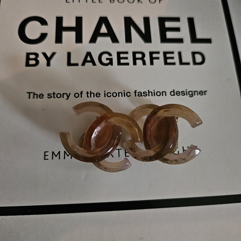 Vintage chanel clip on earrings